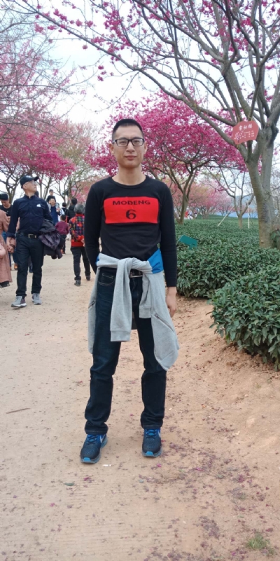 小梁的第二张照片--三明征婚网