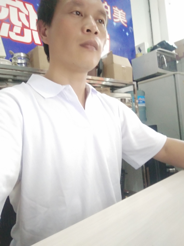 深蓝色的海的第一张照片--三明征婚网