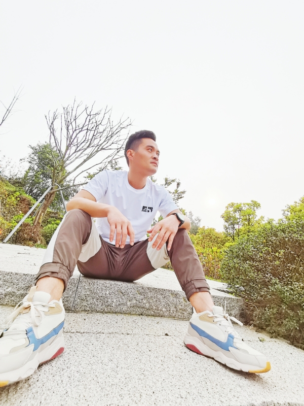一个人，干净利落的第一张照片--三明征婚网