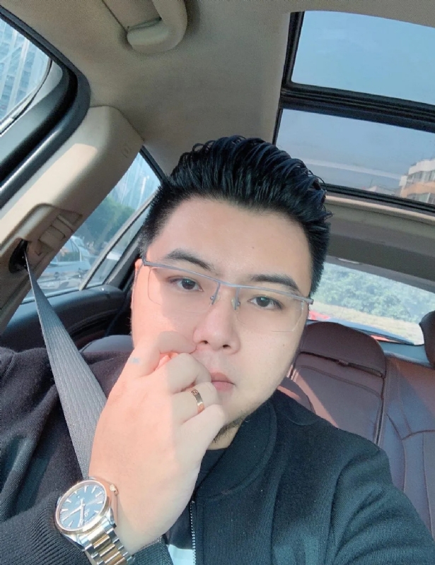 把苹果咬哭的第一张照片--三明征婚网